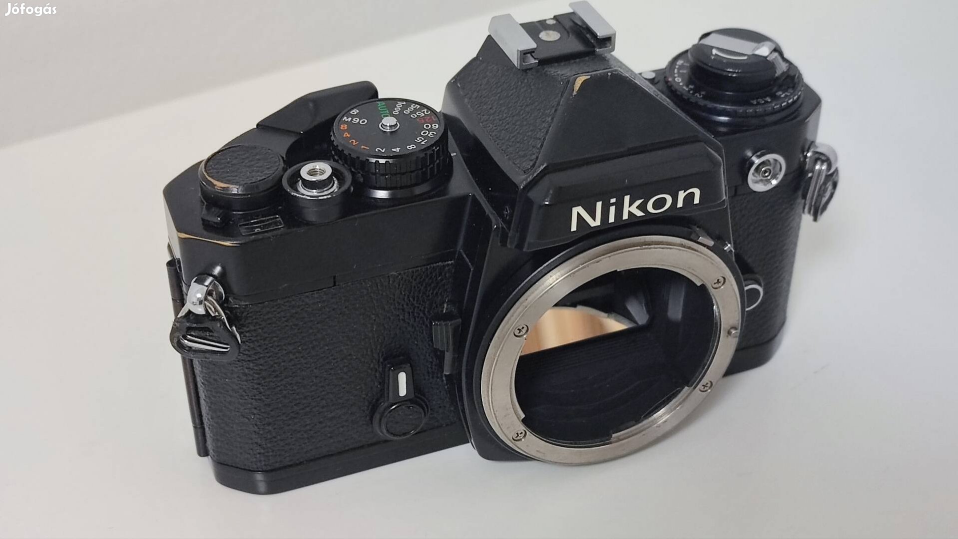 Nikon FE filmes fényképezőgép váz fekete színben