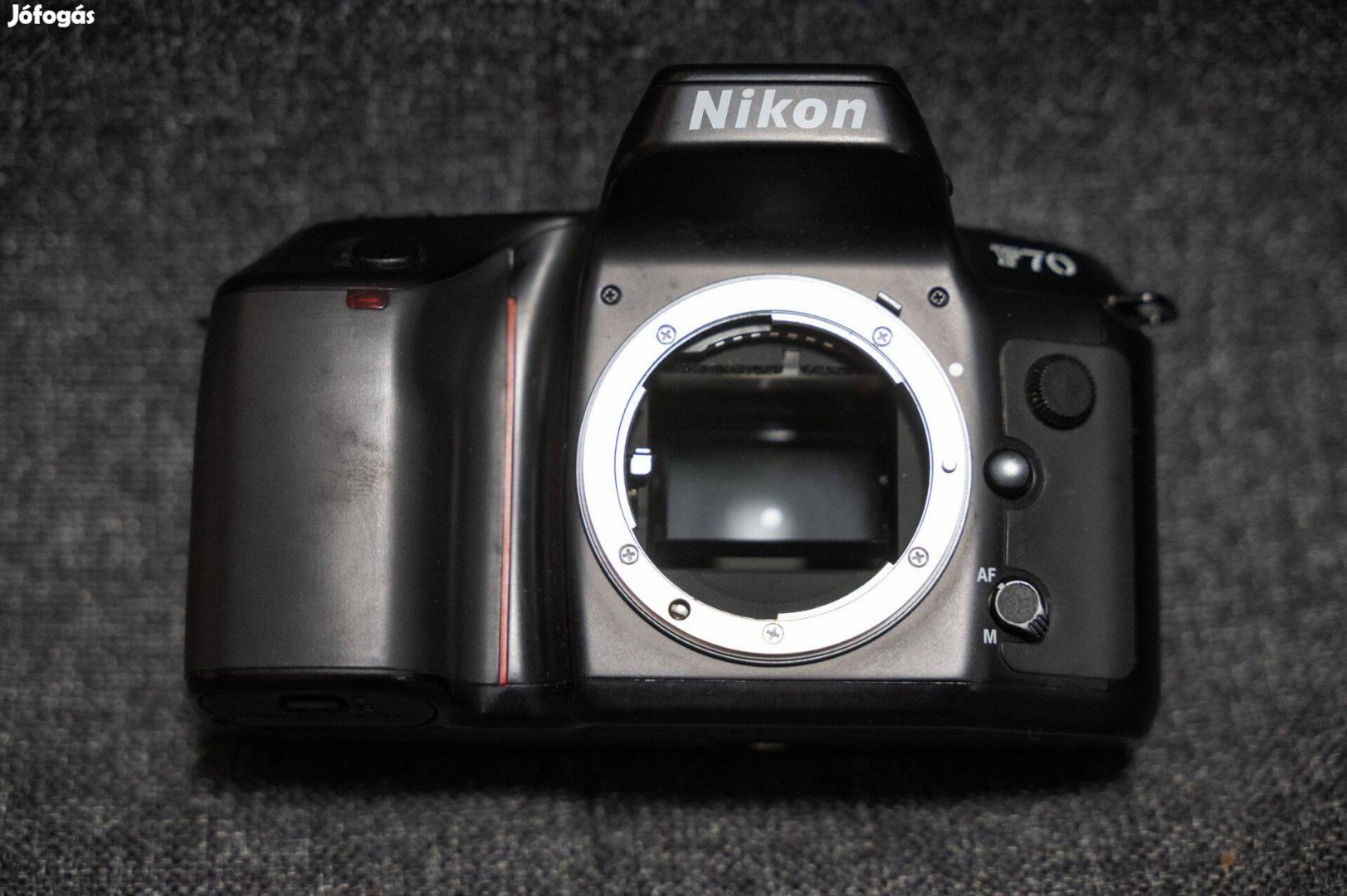 Nikon F-70 analóg filmes tükörreflexes váz dátumozó hátfallal