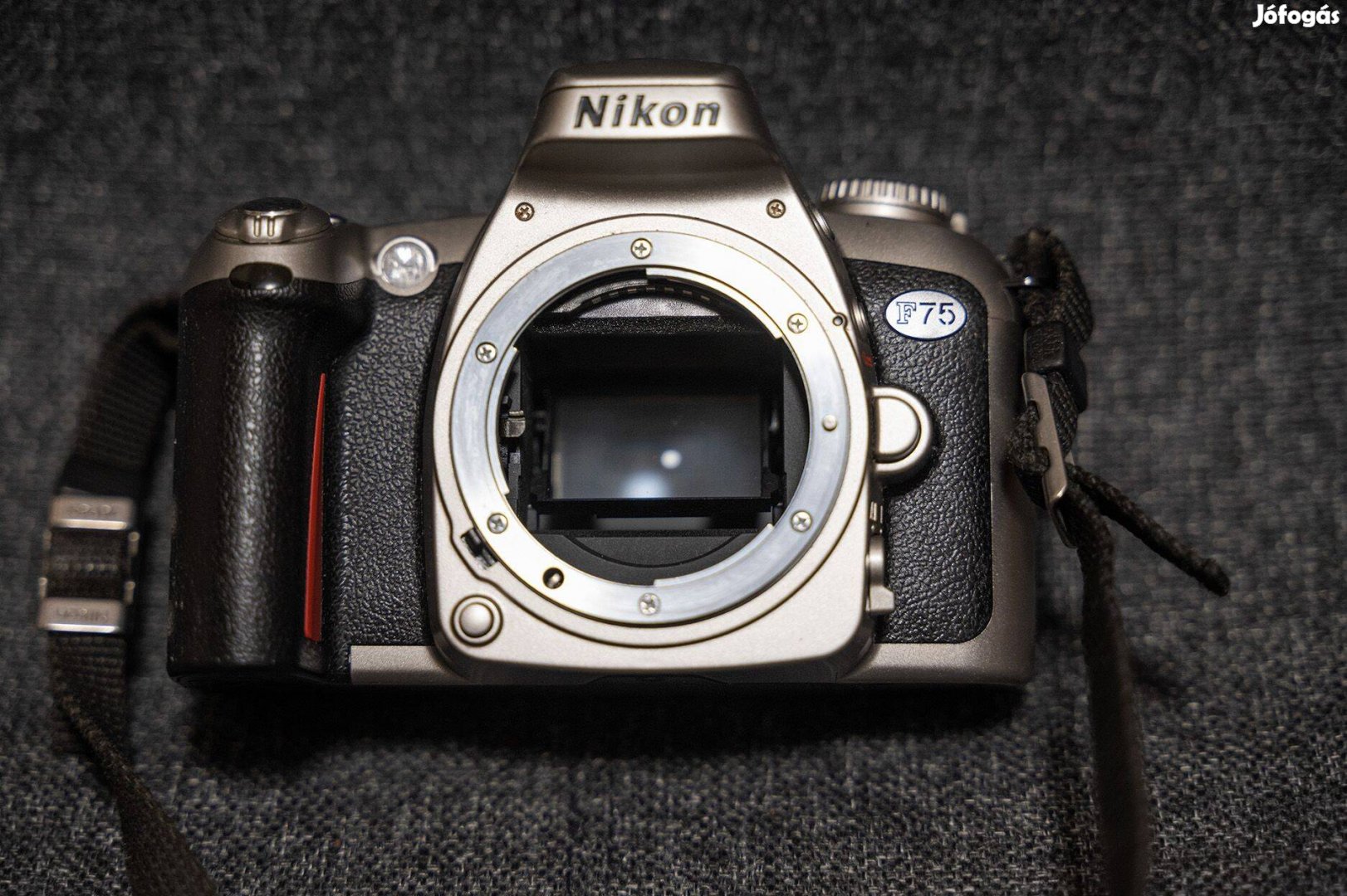 Nikon F-75 analóg váz