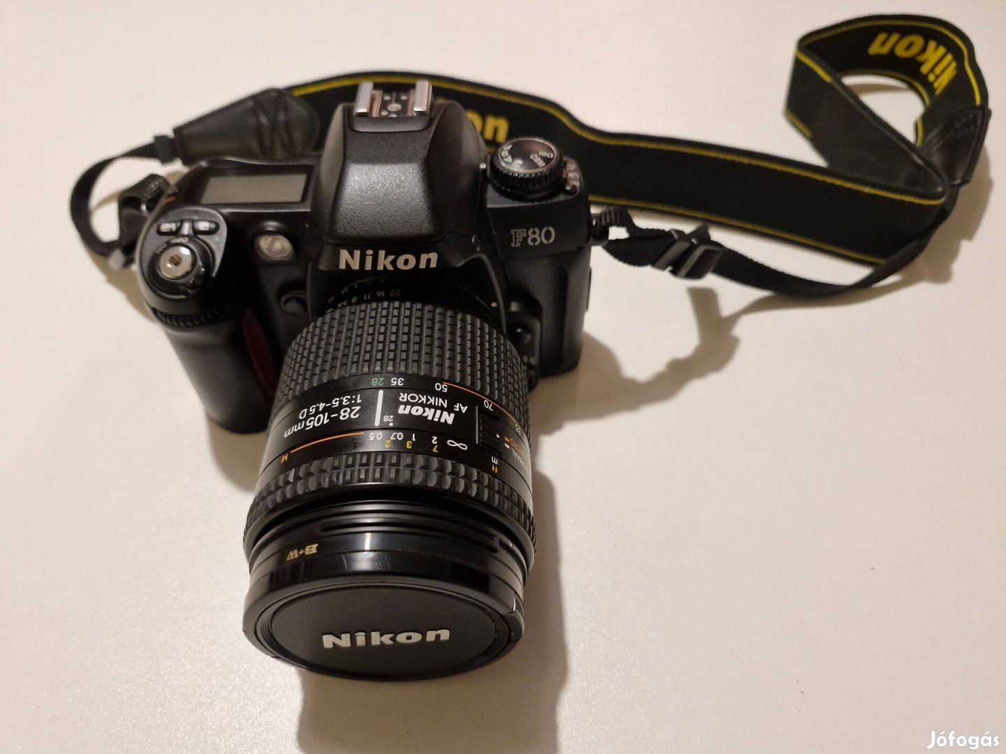 Nikon fényképezőgép objektívvel