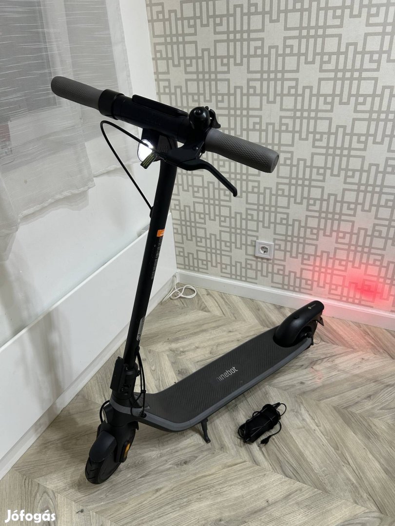 Ninebot E2 Elektromos Roller Új állapotban