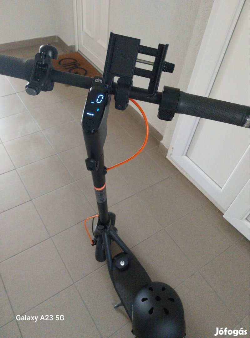Ninebot Kickscooter F2 Plus E elektromos roller