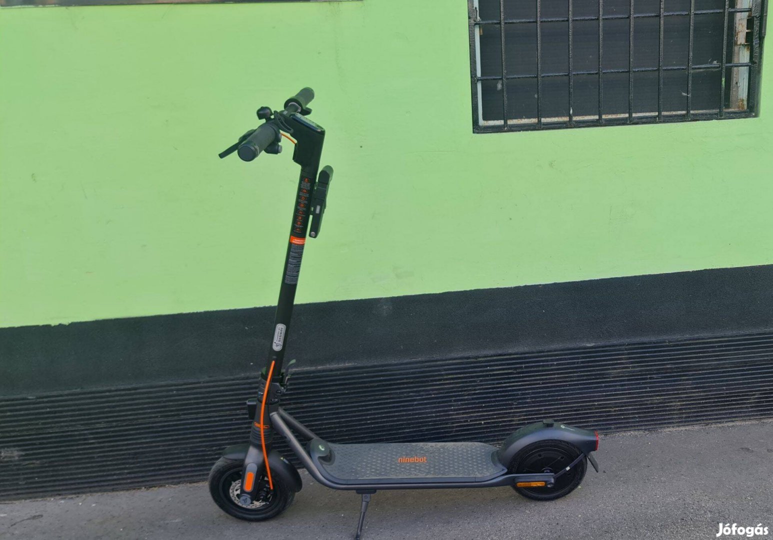 Ninebot Kickscooter F2 Pro újszerű állapotban, 2 hónap garancia