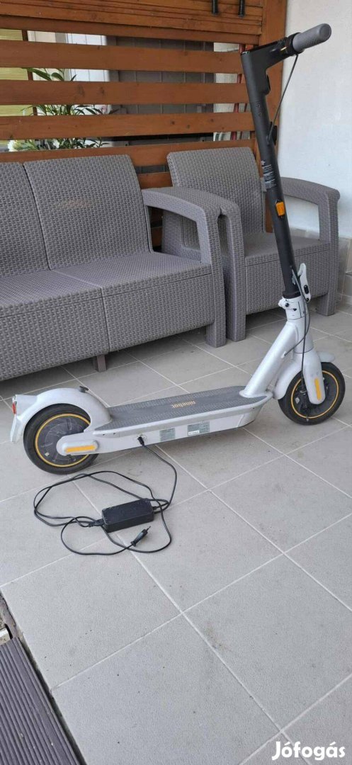 Ninebot Kickscooter Max G30E II (Garis!)