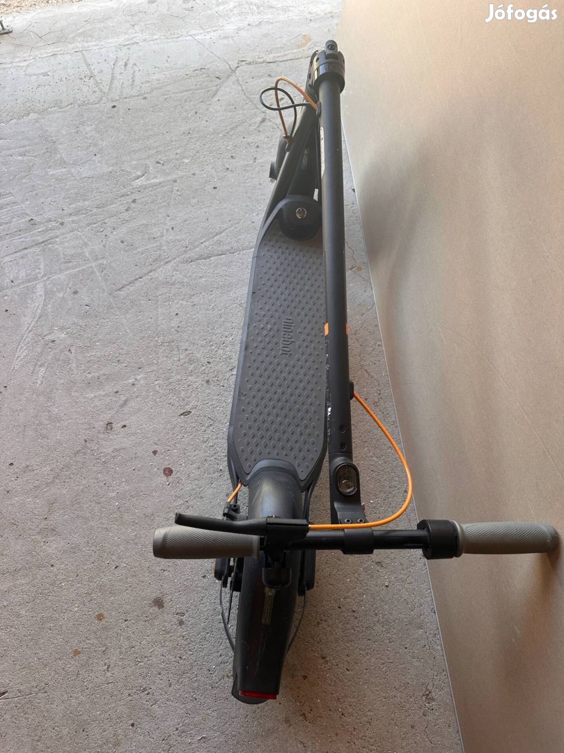 Ninebot  kickscooter f30e Akksihibás!