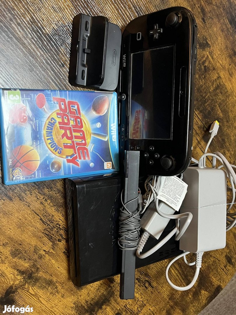 Nintendo Wii U 32 GB + egy játék