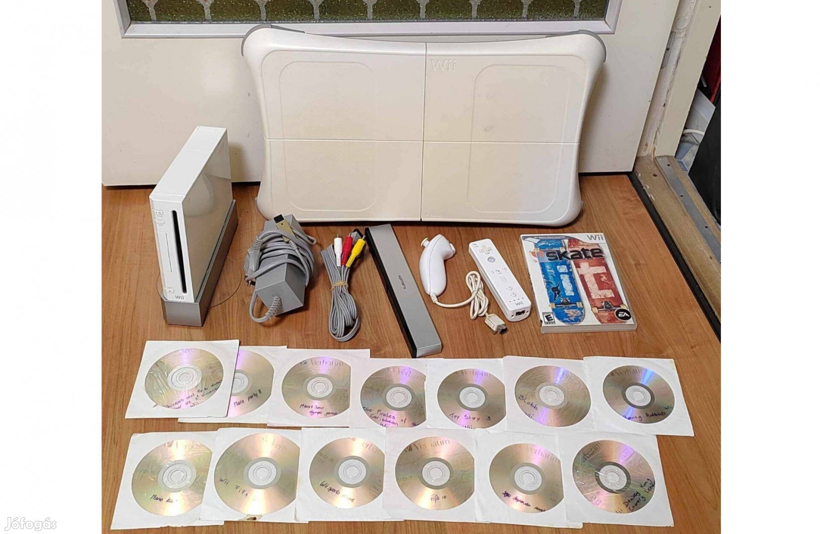 Nintendo Wii konzol kompletten + Fit balance board + Játékok