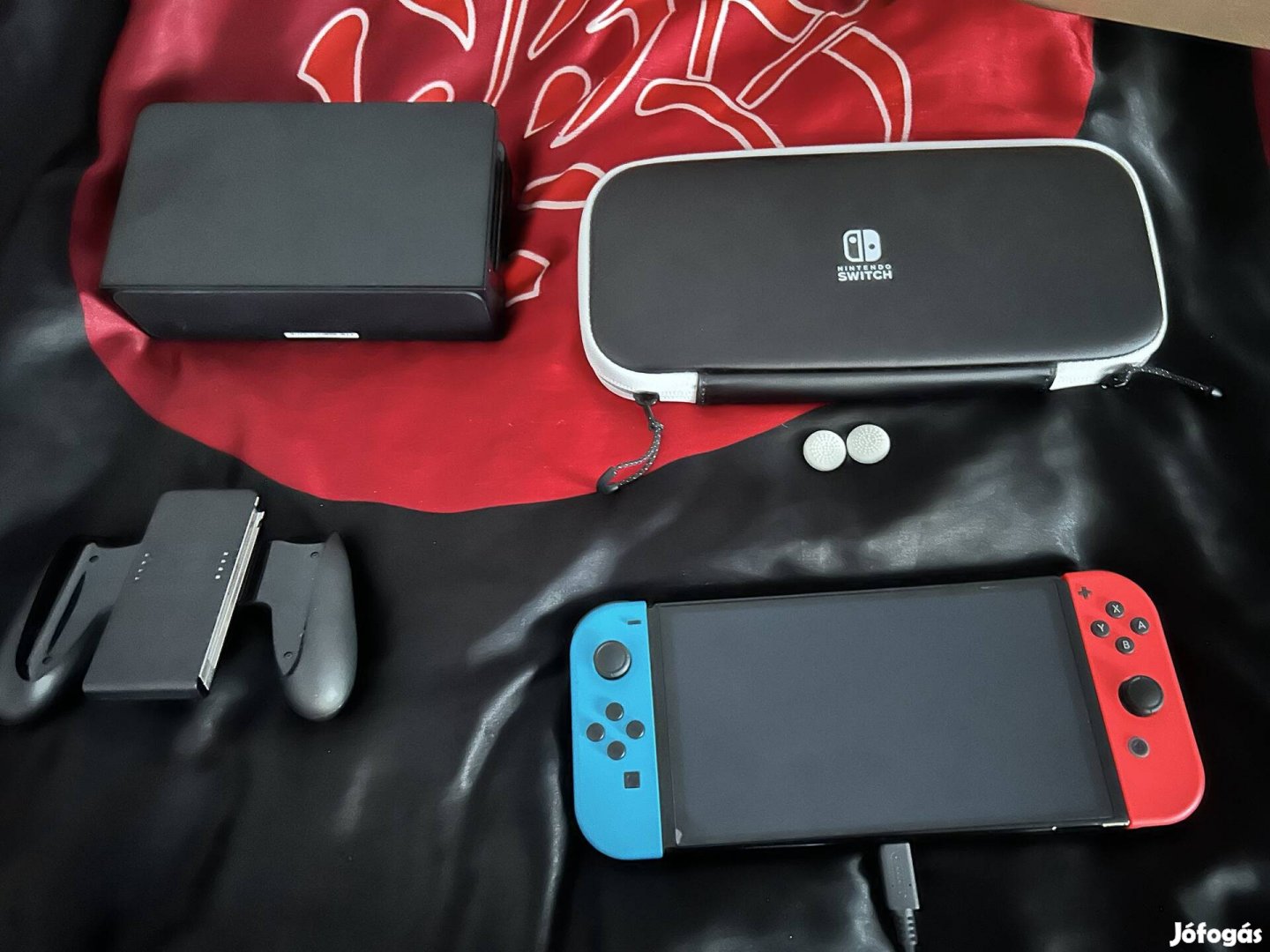 Nintendo switch oled + ajándék tok