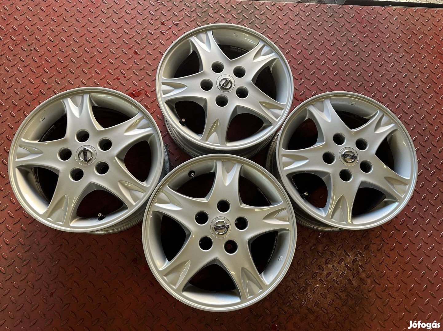 Nissan 15 Gyári Alufelni 5x114.3