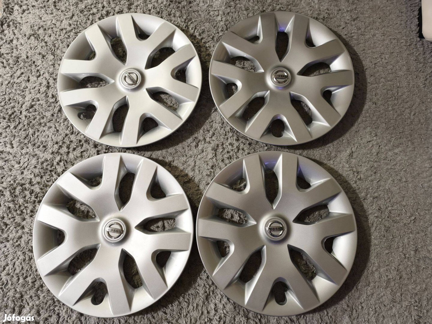 Nissan 16" gyári dísztárcsa szett eladó