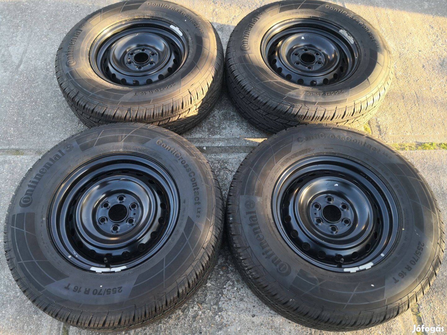 Nissan 16-os acélfelni 6x114,3 új nyárigumival