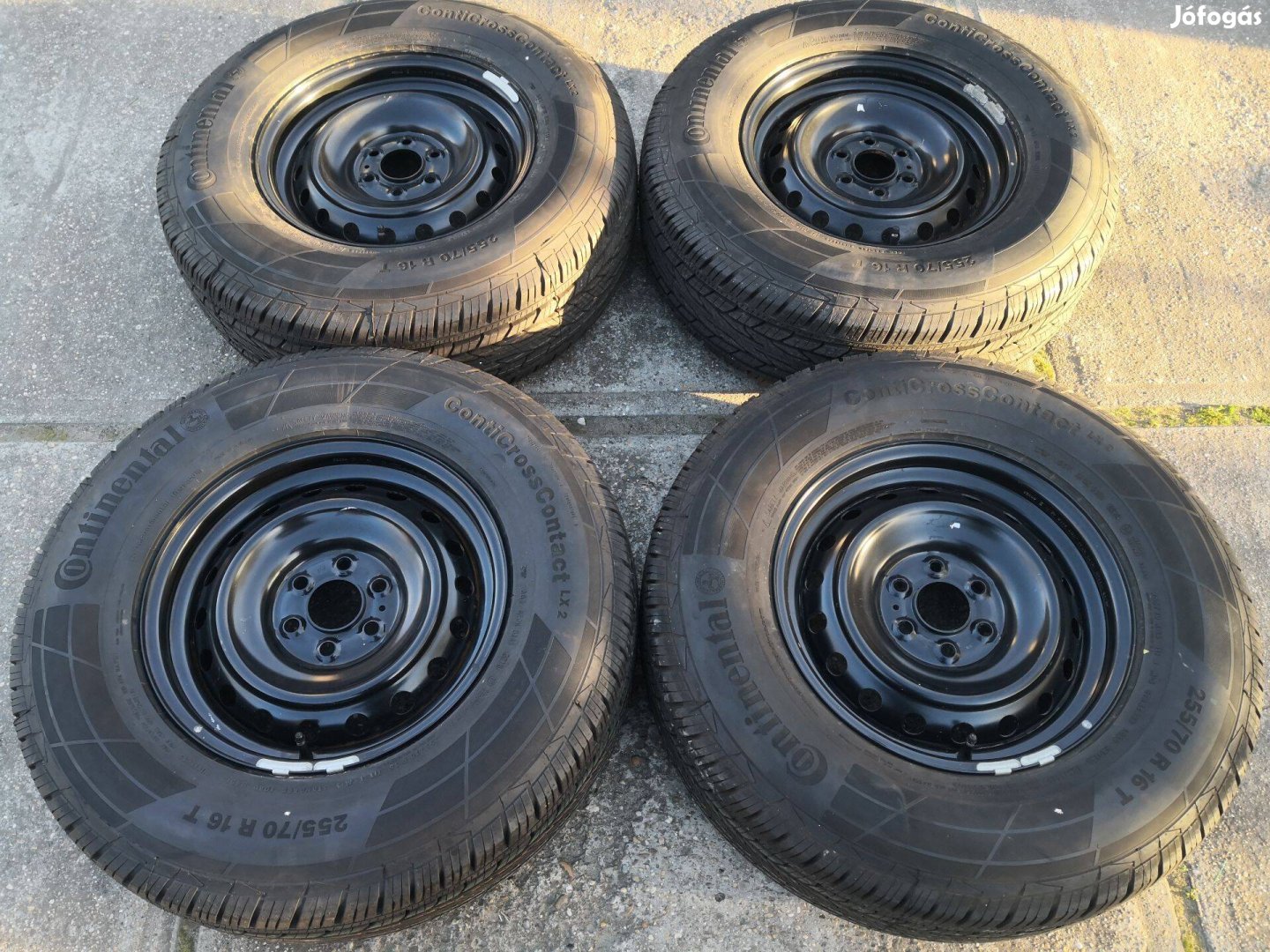 Nissan 16-os acélfelni 6x114,3 új nyárigumival