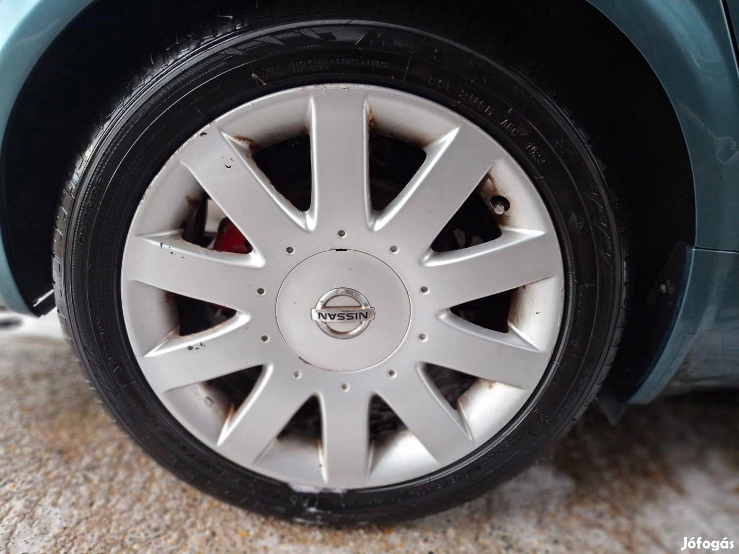 Nissan 17" alufelni szett újszerű alig futott nyári gumikkal