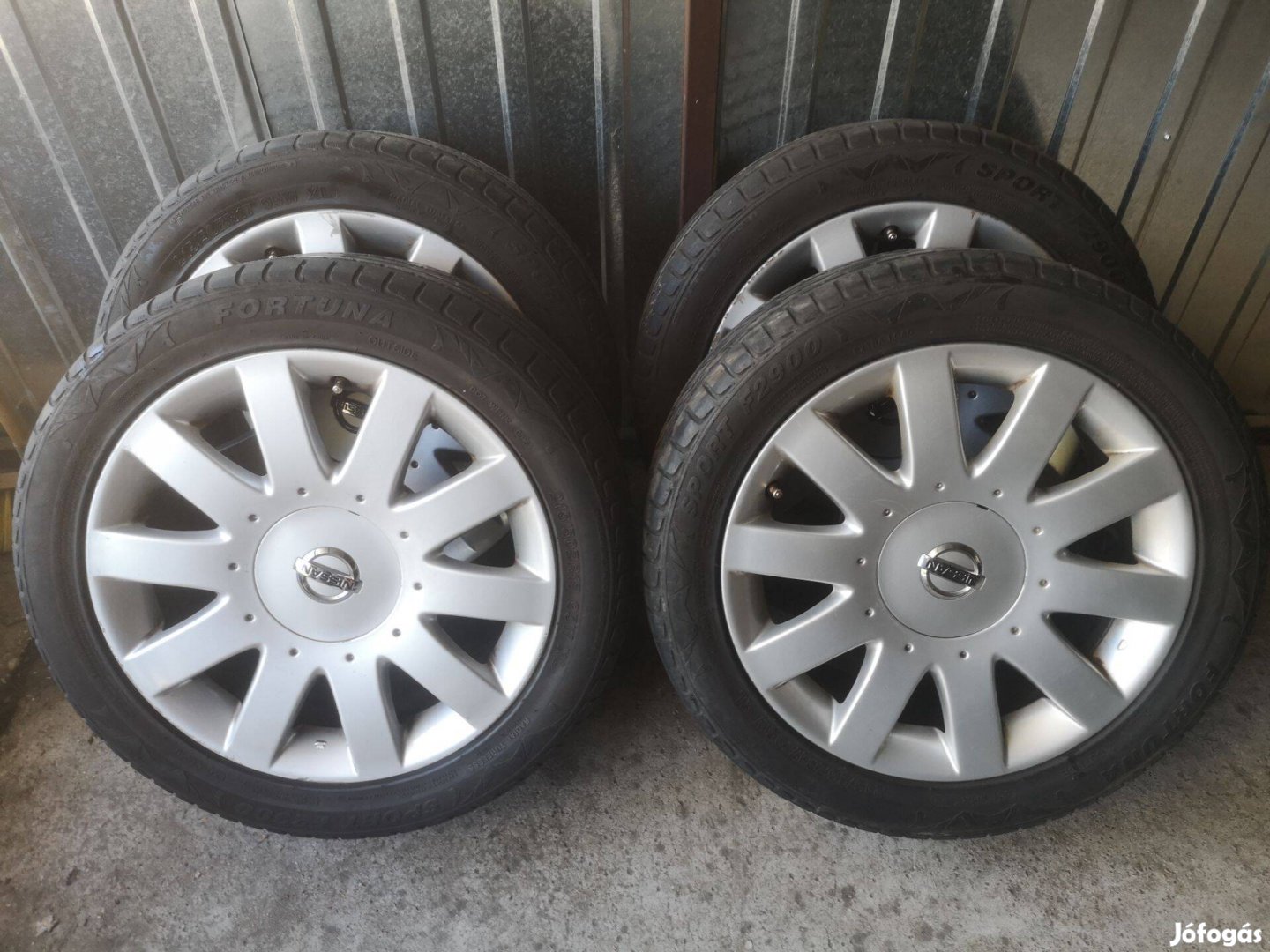 Nissan 17-s alufelnik,használható gumikkal 5x114.3