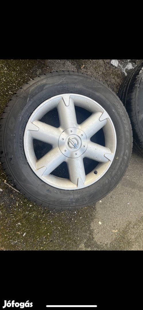 Nissan 18" Alufelni nyárigumikkal