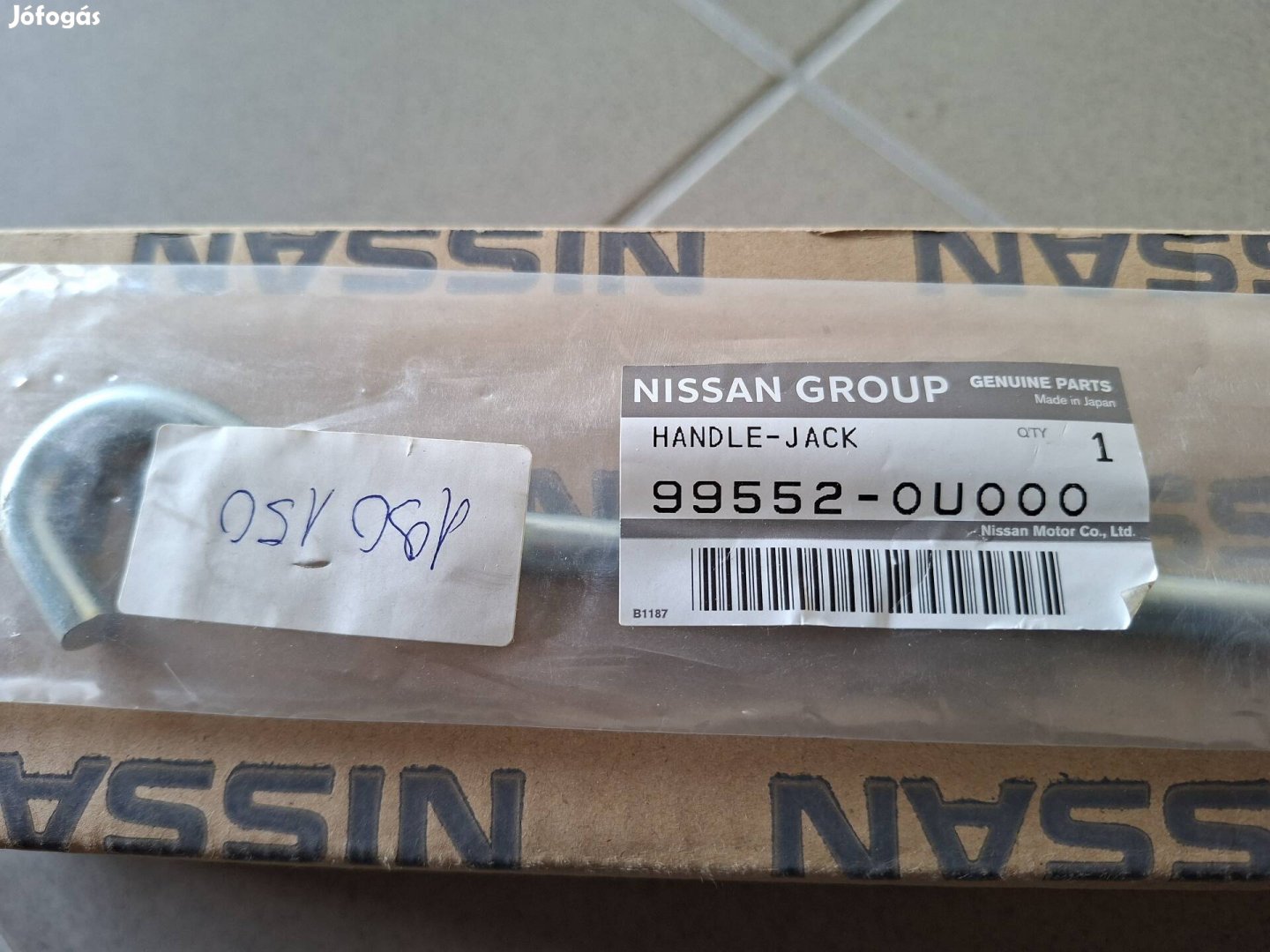 Nissan 370Z új gyári kerékanyák és emelő eladó