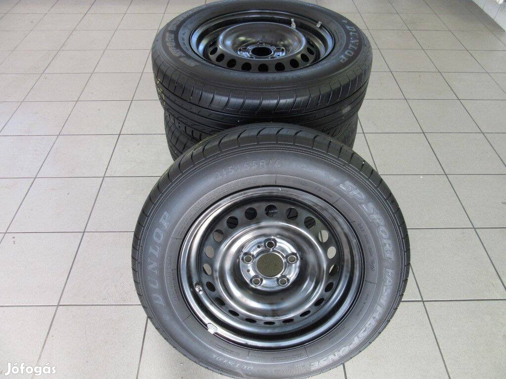 Nissan Acélfelni Dunlop 215/65 R16 nyárigumival eladó