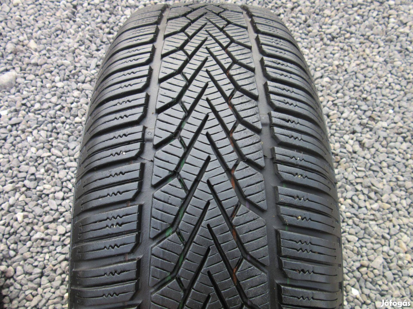 Nissan Acélfelni Semperit 215/65 R16 Téli gumival eladó