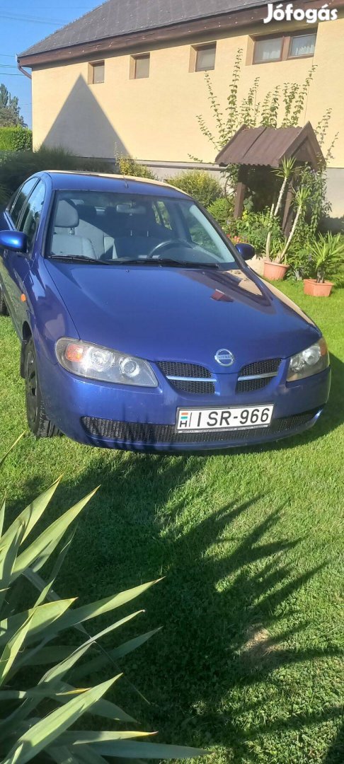 Nissan Almera