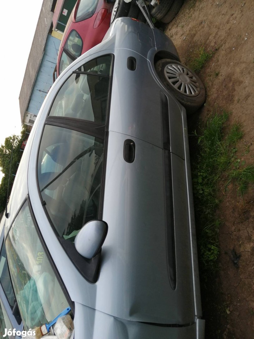 Nissan Almera 1.6