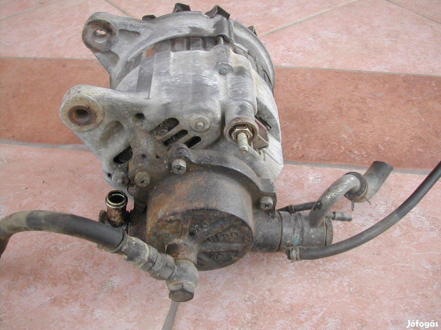 Nissan Almera 2.0 D generátor