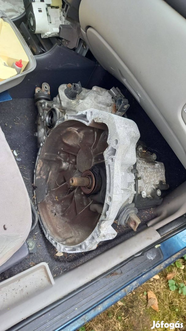 Nissan Almera N16 2.2 diesel 6-os váltó eladó