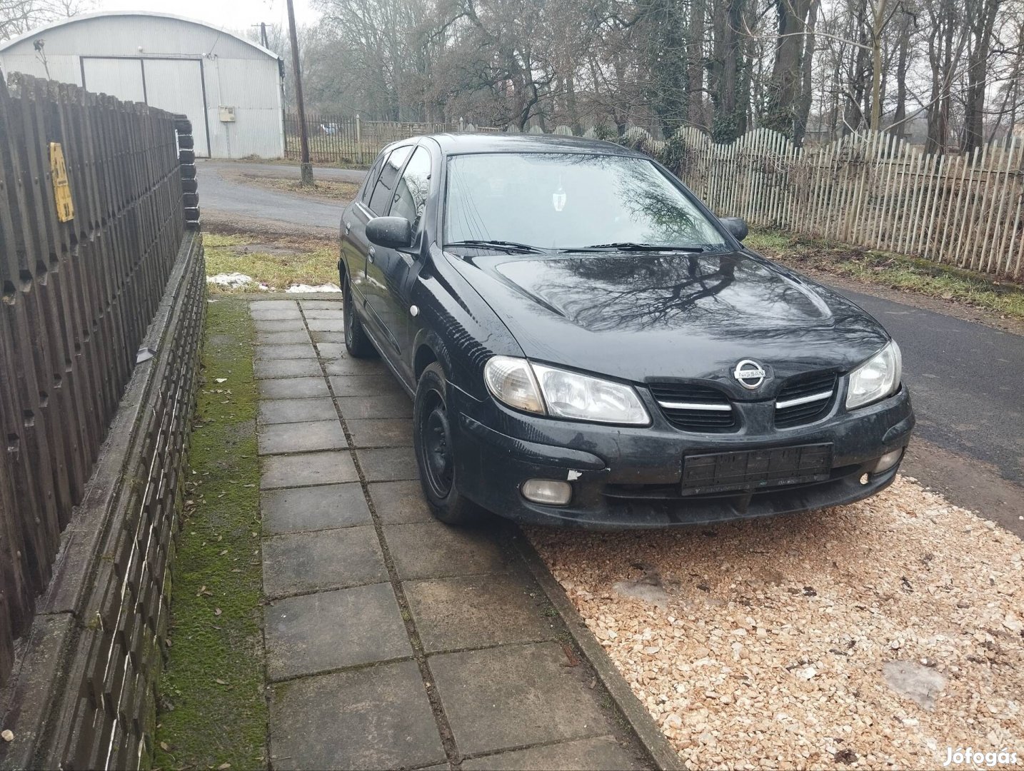 Nissan Almera 