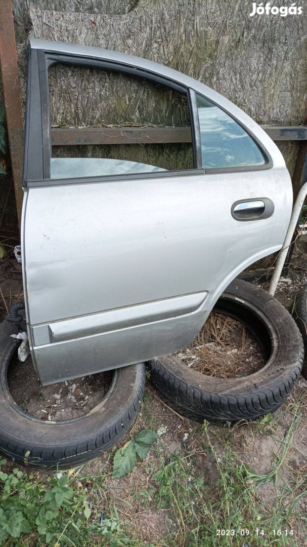 Nissan Almera bal hátsó ajtó sérült+üres N16 Almera