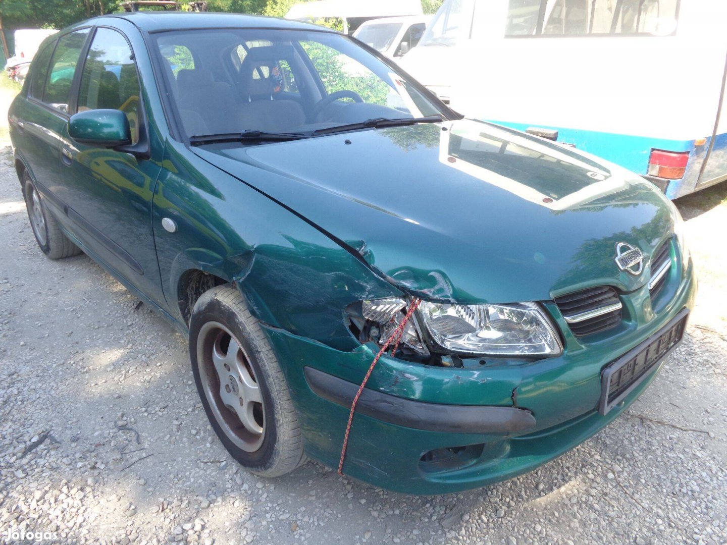 Nissan Almera bontás