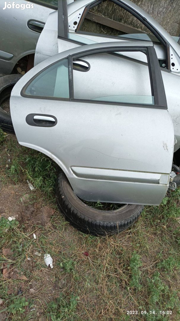 Nissan Almera jobb hátsó ajtó N16 Almera sedan