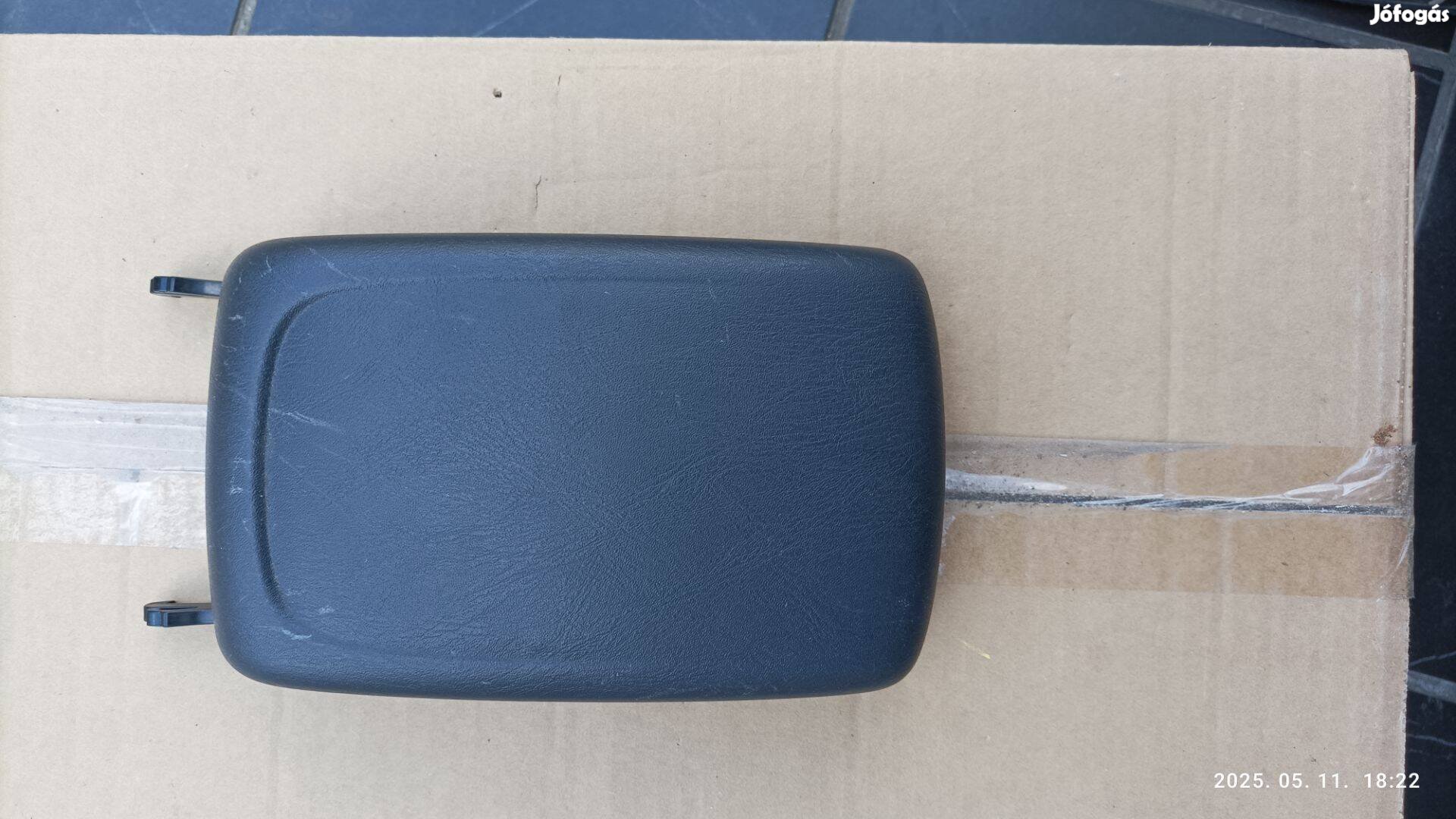 Nissan Almera könyöklő N16 Almera