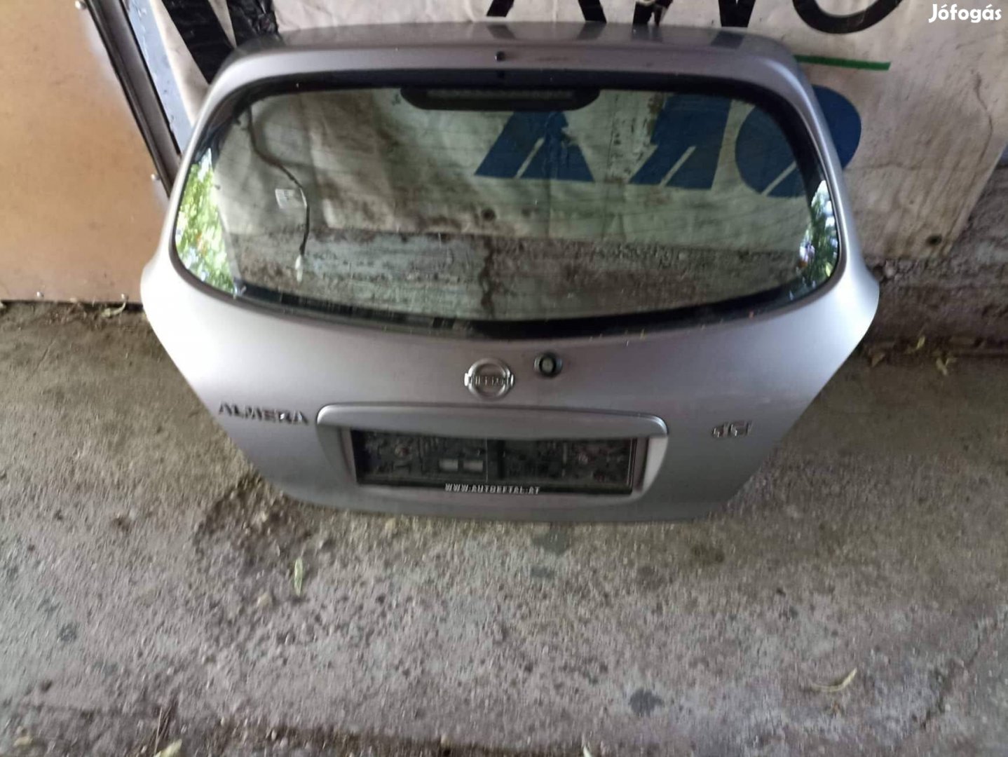 Nissan Almera n16 csomagtér ajtó