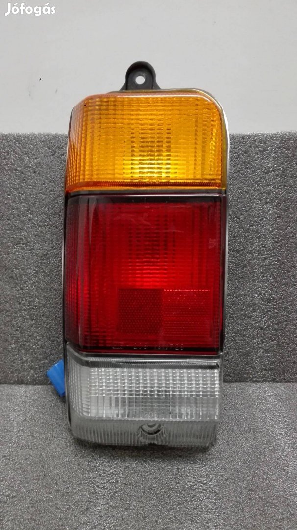 Nissan Bluebird hátsólámpa bal kombi 1984 -> 1987