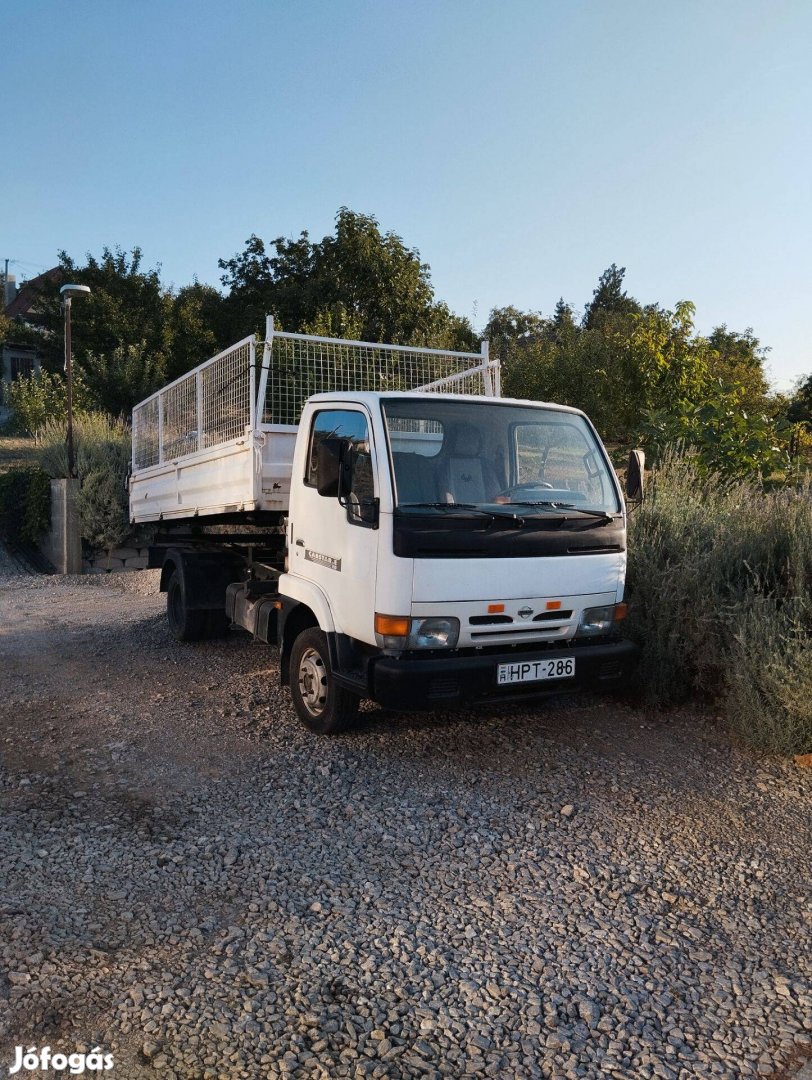 Nissan Cabstar Billencs