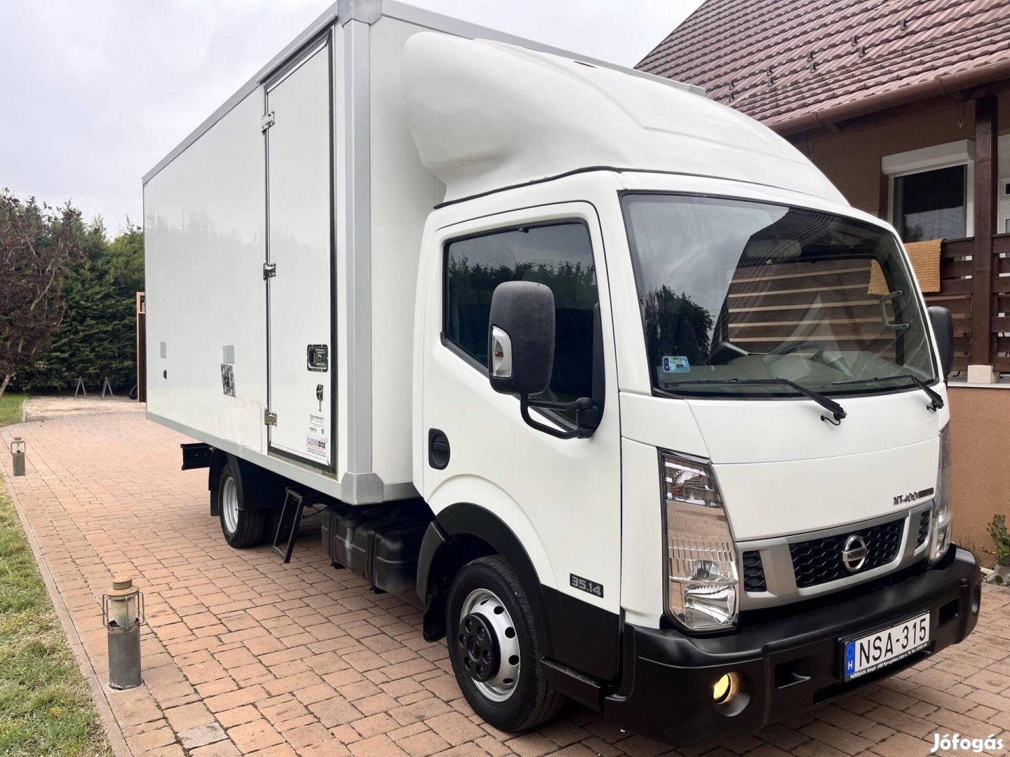Nissan Cabstar NT400 Hűtös 4.4m doboz. hálózati...