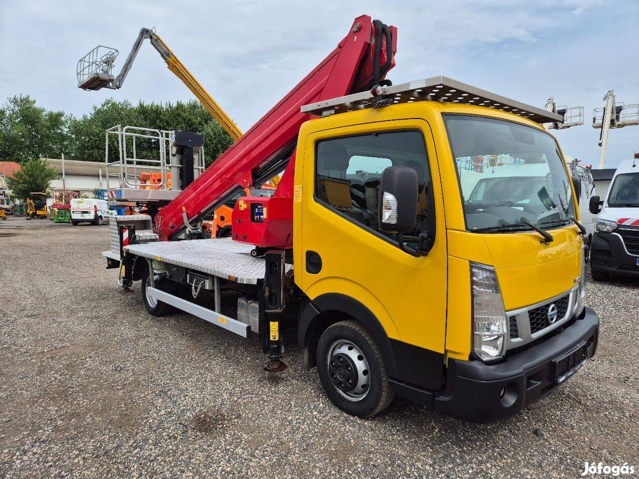 Nissan Cabstar Oil&Steel Scorpion 2313 - 22,6 m, 250 kg