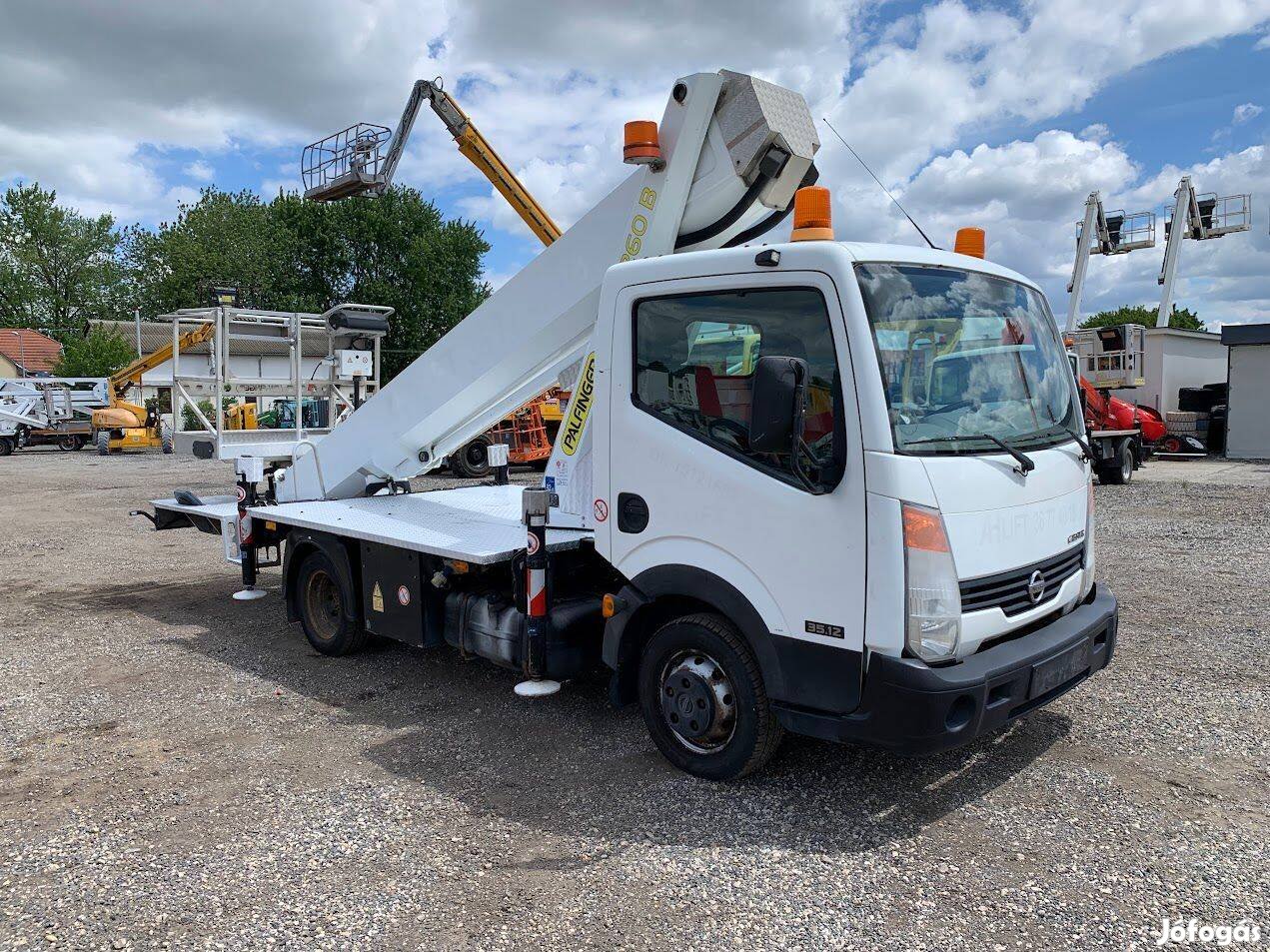 Nissan Cabstar Palfinger P260B - 25,6 m - 230 kg