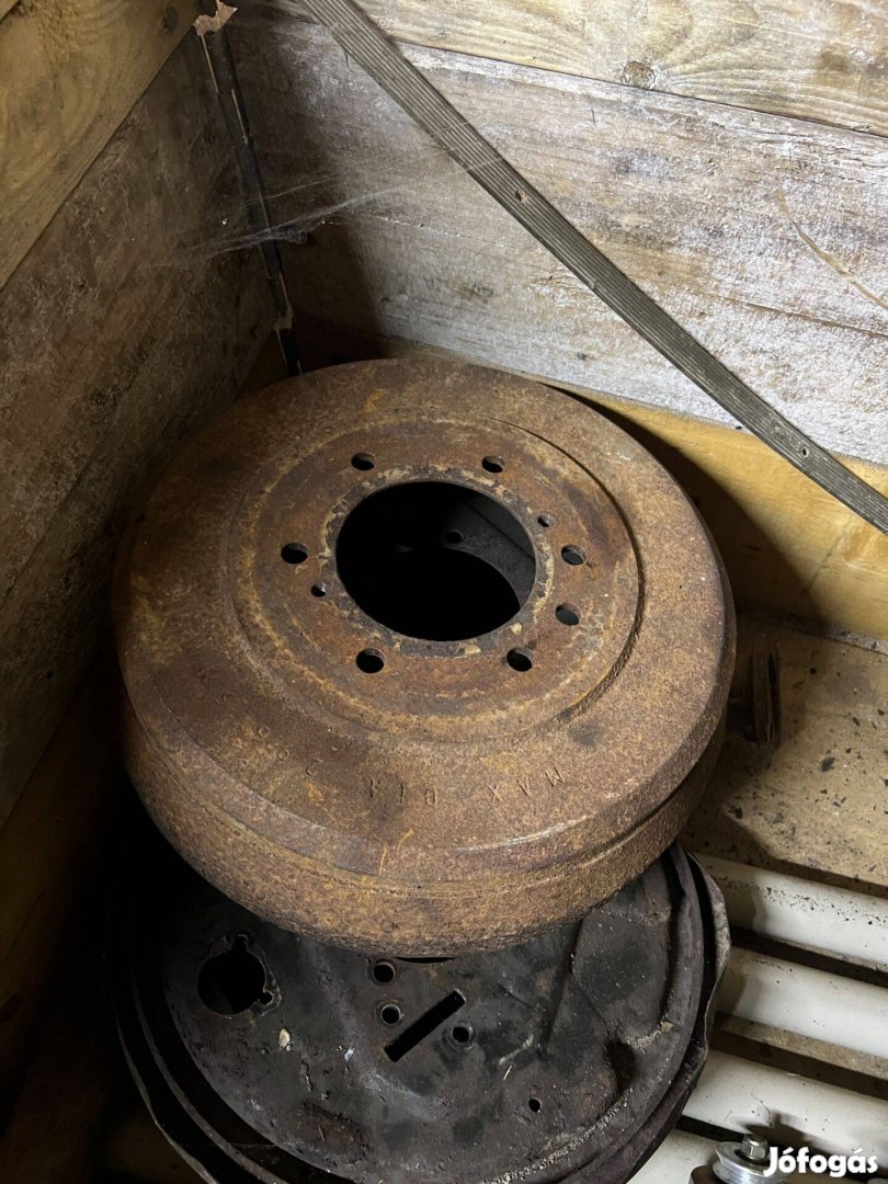 Nissan D22 alkatrészek