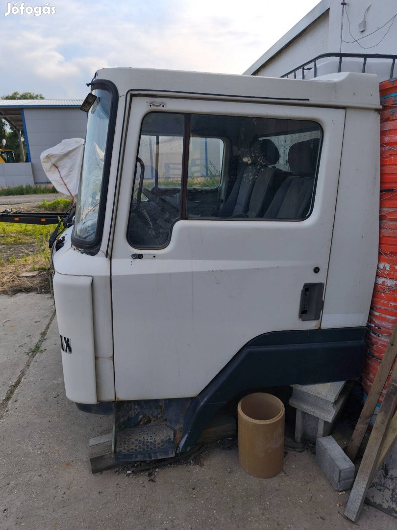 Nissan Eco T100
