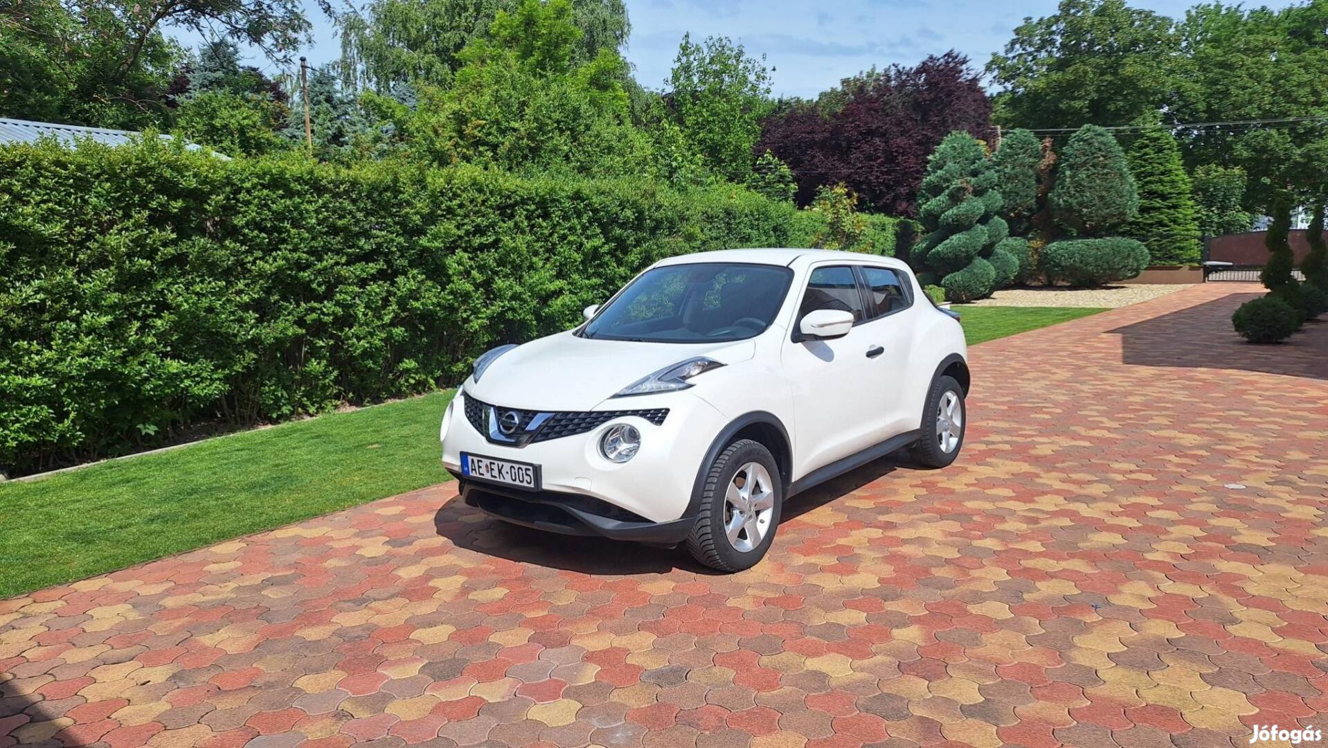 Nissan Juke 1.6 Acenta Gyöngyház metál színben....