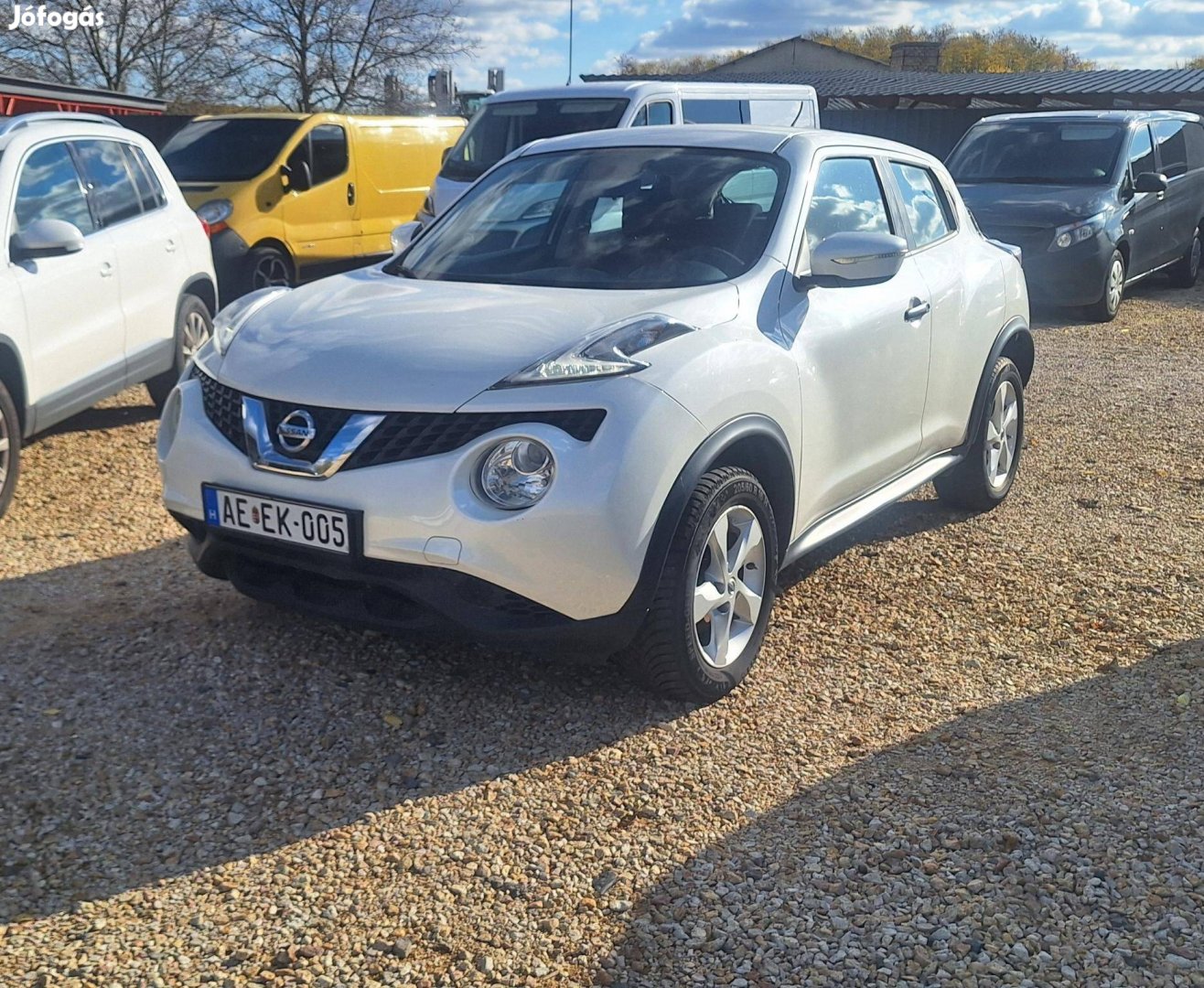 Nissan Juke 1.6 Acenta Gyöngyház metál színben....