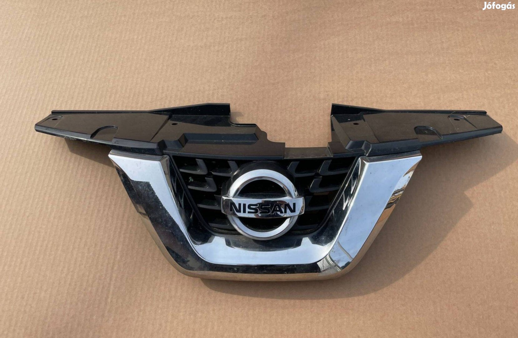 Nissan Juke F15 2014-2019 gyári hűtőrács, díszrács 62072- BV80A eladó