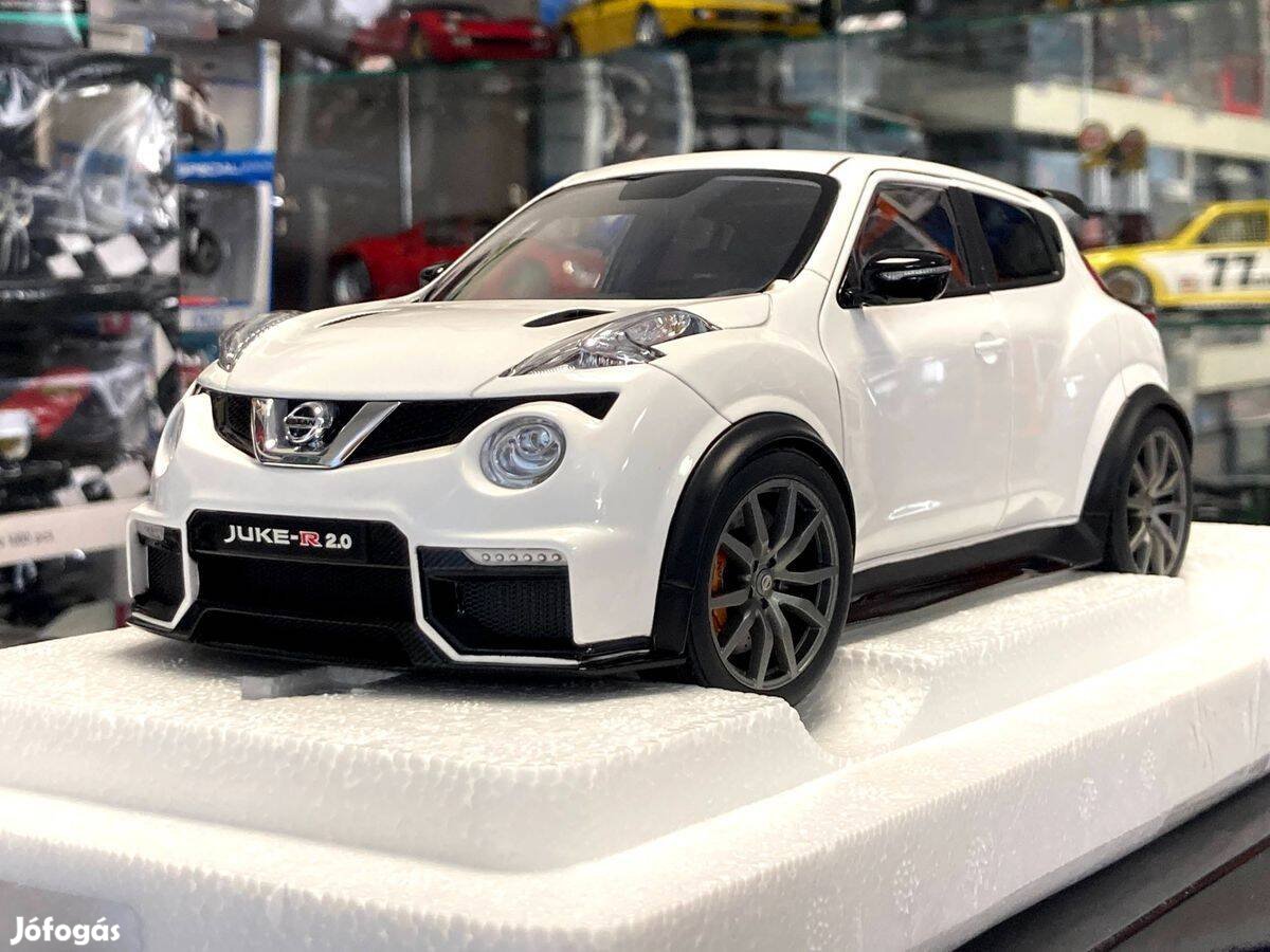 Nissan Juke R 2.0 2016 1:18 Autoart Composite 77456