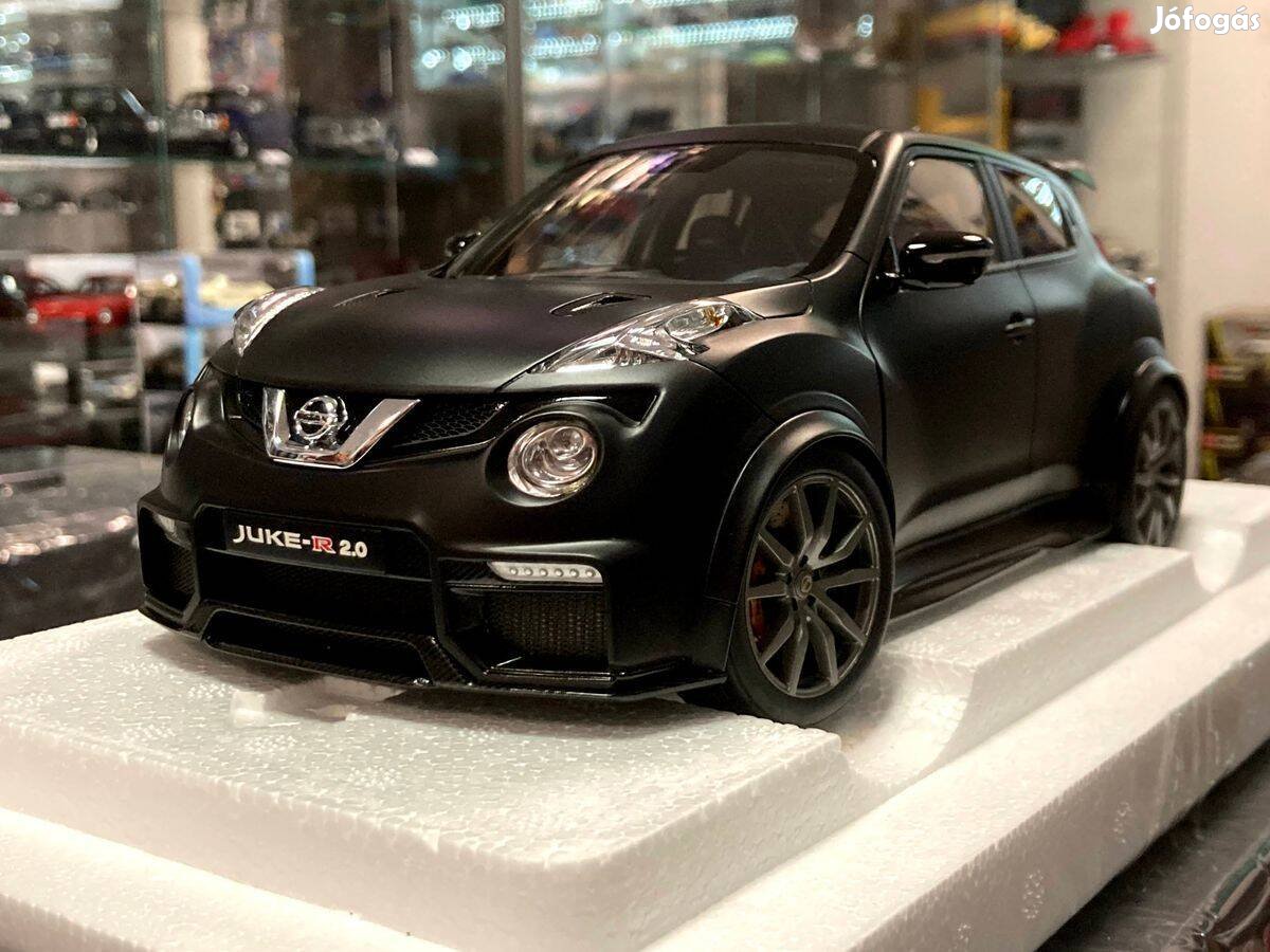 Nissan Juke R 2.0 2016 1:18 Autoart Composite 77458
