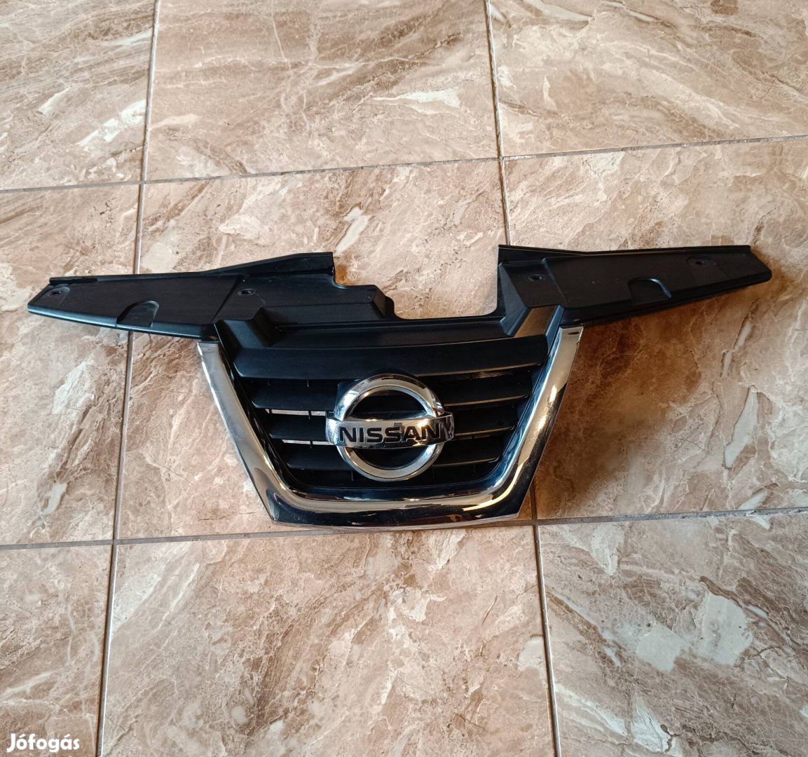 Nissan Juke hűtőrács 