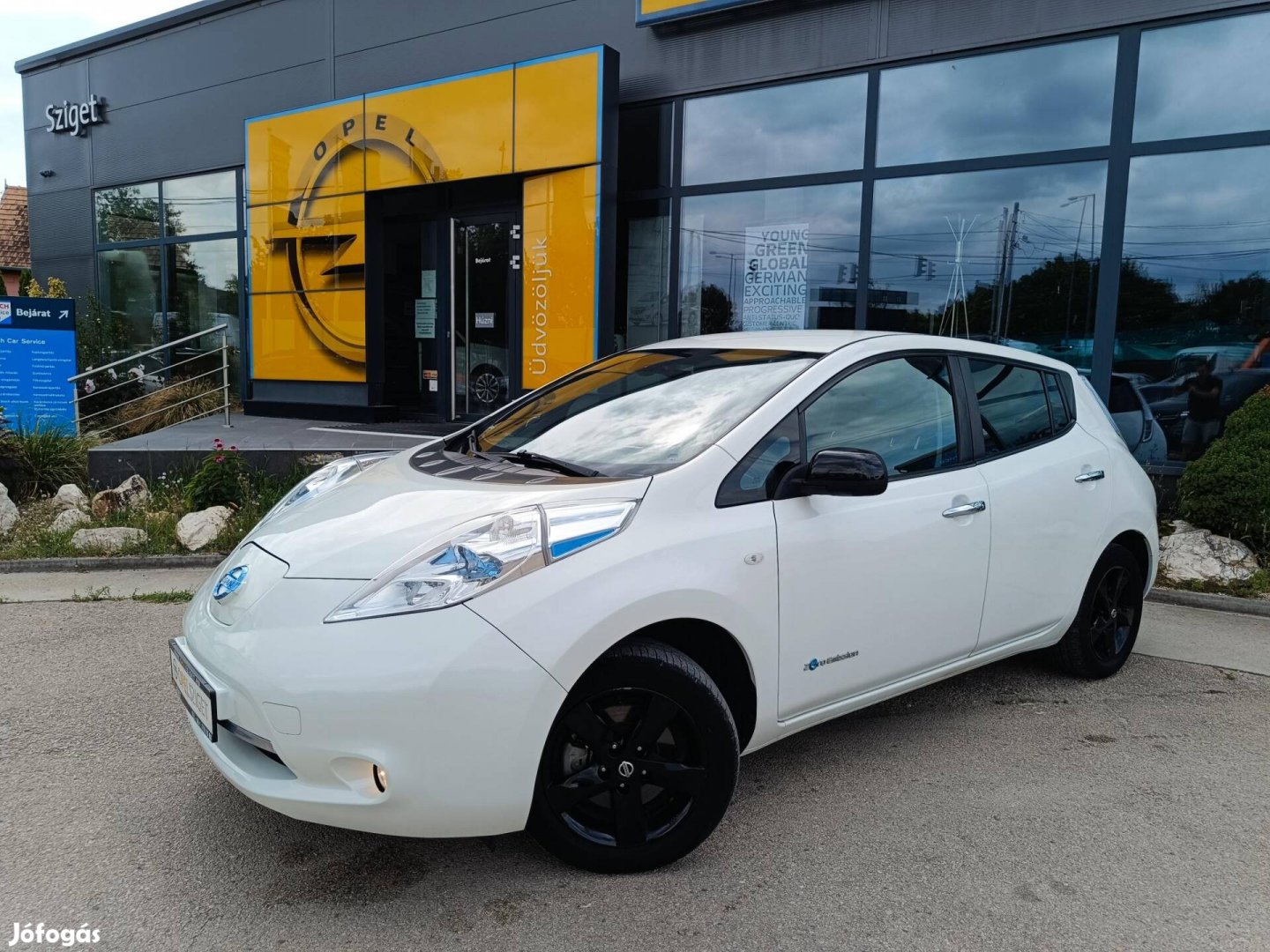 Nissan Leaf Black 30 kWh (Automata) Áfás! Magya...