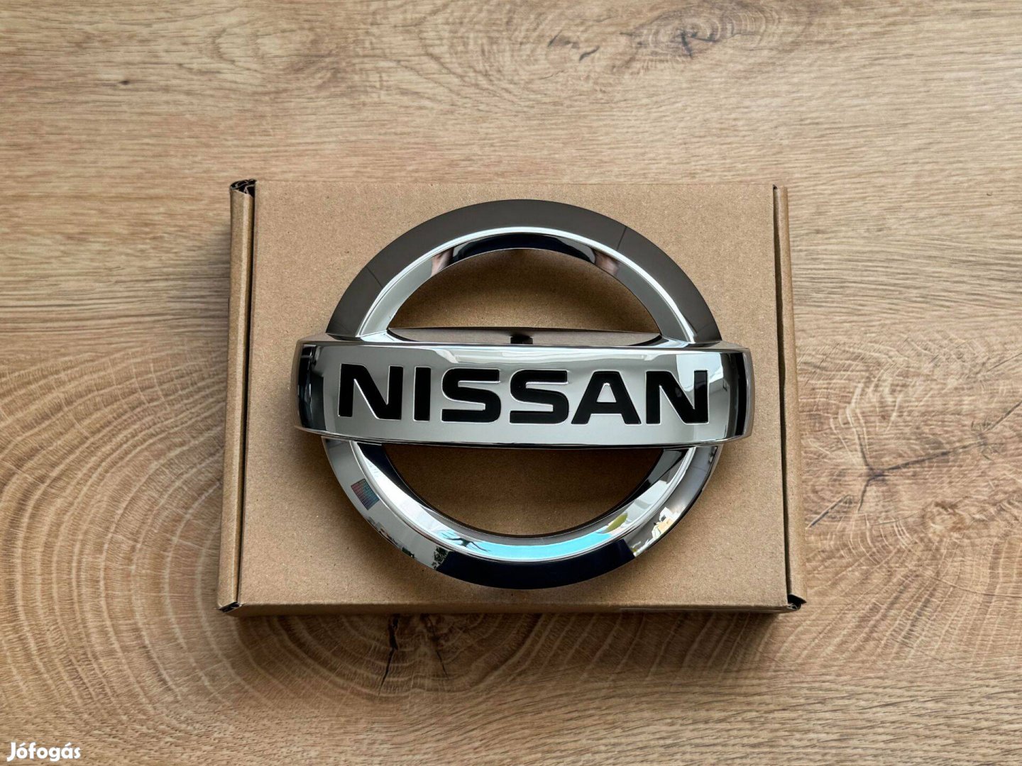 Nissan Leaf II (ZE1) 2018 Első Embléma / 628903VA2A