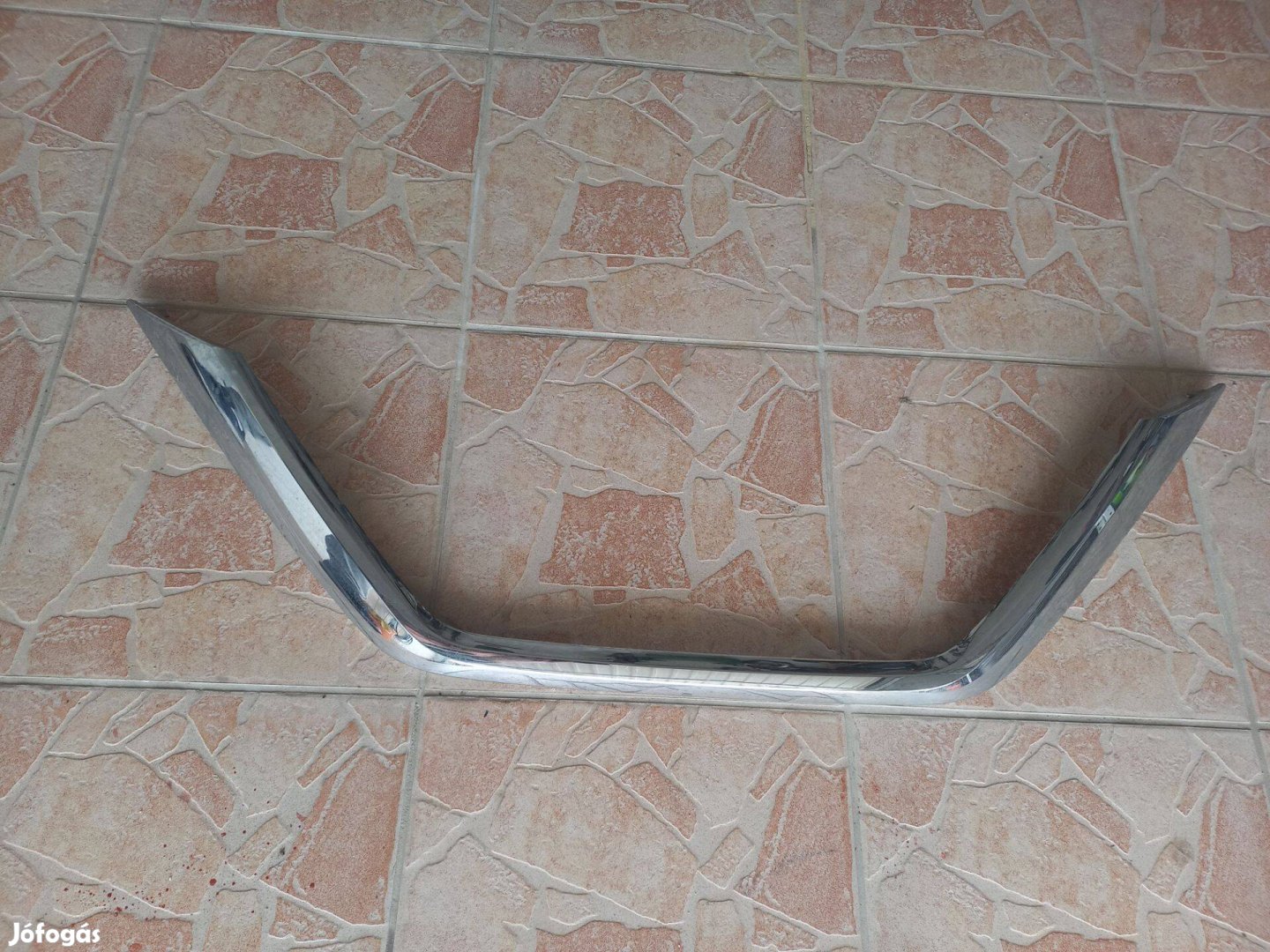 Nissan Leaf II (ZE1) első lökhárító króm keret