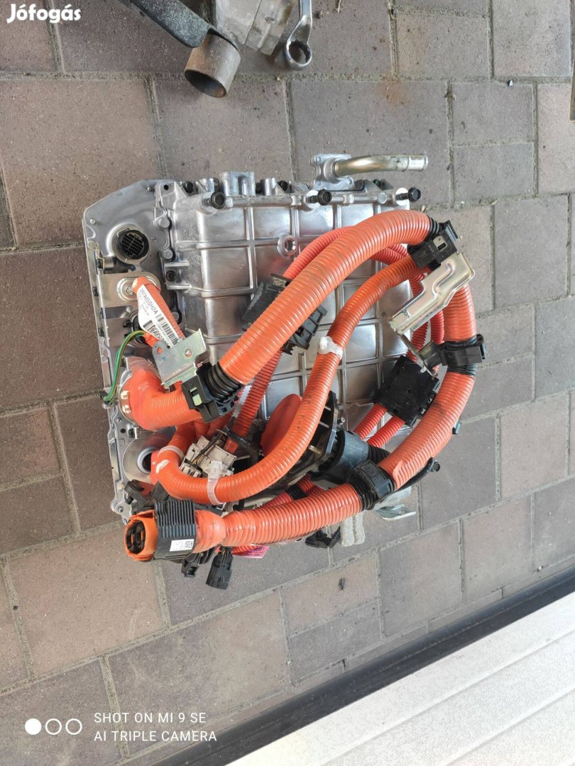 Nissan Leaf II fedélzeti töltö modul