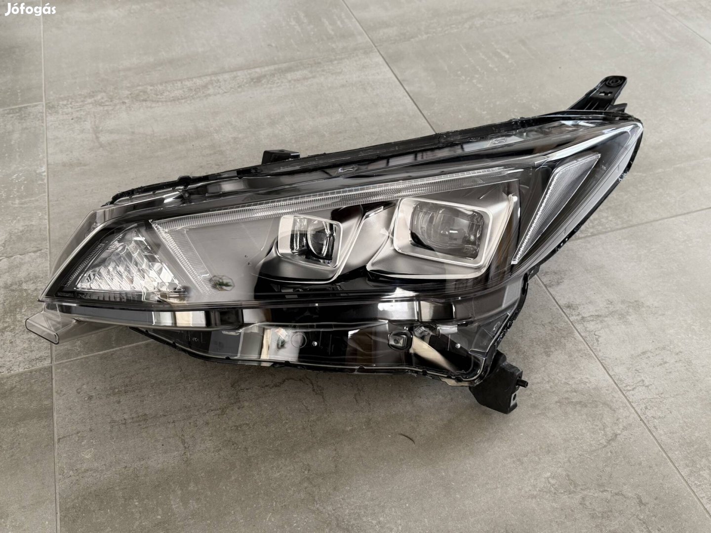 Nissan Leaf ZE1 LED fényszóró bal